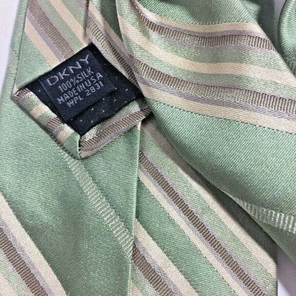 DKNY Mens 100% Silk Tie Green Champagne Striped NW - Picture 4 of 4